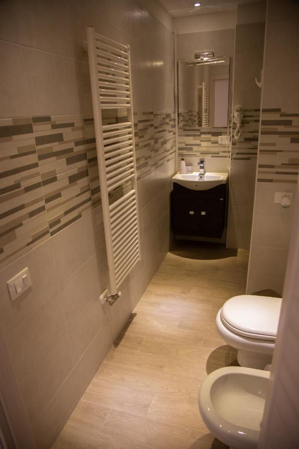 B&B Miramare Suite Tarente Buitenkant foto